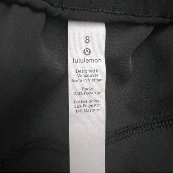 LULULEMON | On The Fly Crop Pants 23" in Black, Size 8 - Picture 10 of 12